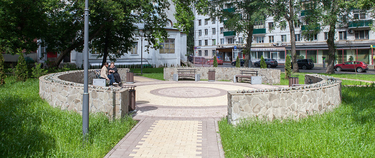 Сквер на пересечении ул. Буженинова и Суворовской